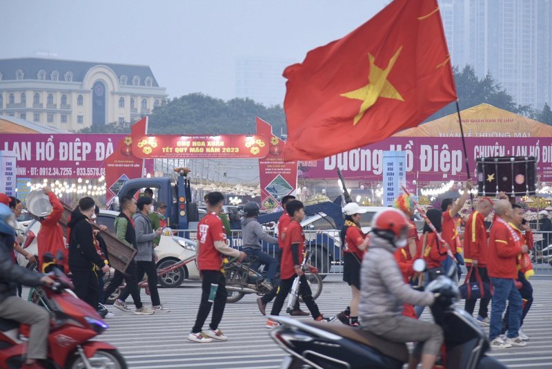 119+ ảnh cổ động viên sân mỹ đình cực sôi động 8