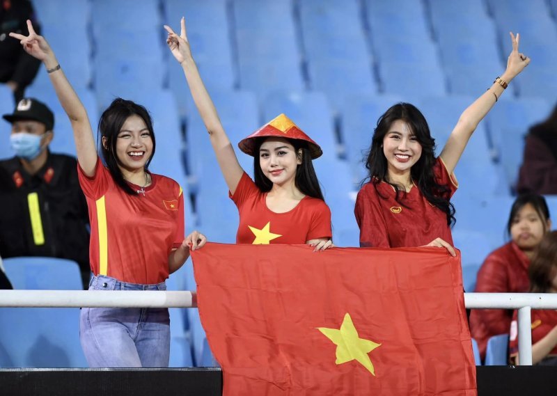 119+ ảnh cổ động viên sân mỹ đình cực sôi động 39