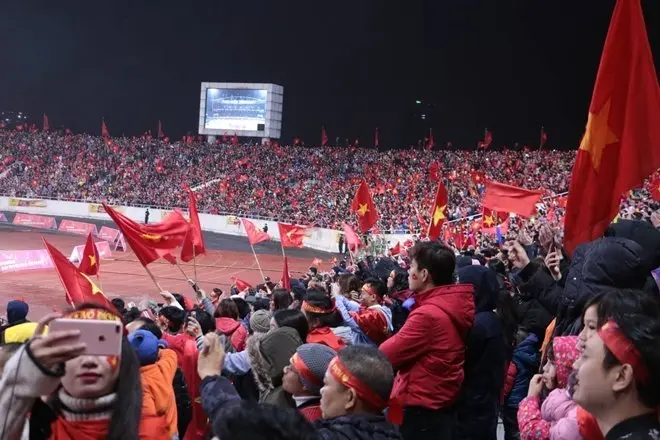 119+ ảnh cổ động viên sân mỹ đình cực sôi động 23