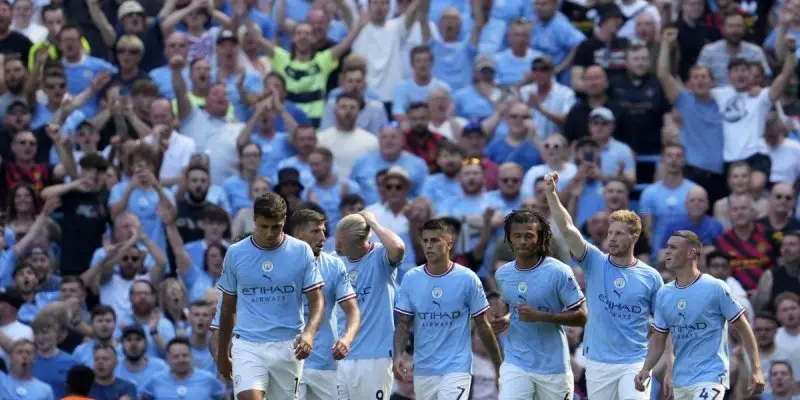 99+ ảnh cổ động viên Man City nhiệt huyết cổ vũ 20