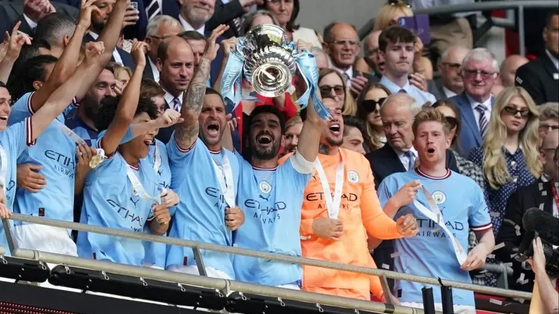 99+ ảnh cổ động viên Man City nhiệt huyết cổ vũ 21