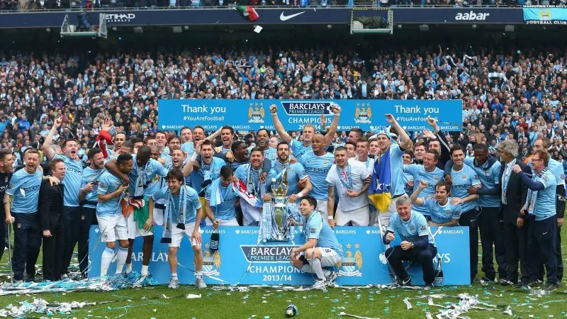 99+ ảnh cổ động viên Man City nhiệt huyết cổ vũ 10