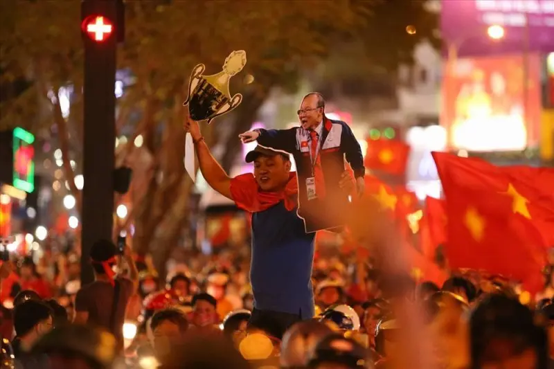 Top 109+ ảnh cổ động viên Việt Nam ăn mừng chiến thắng 3