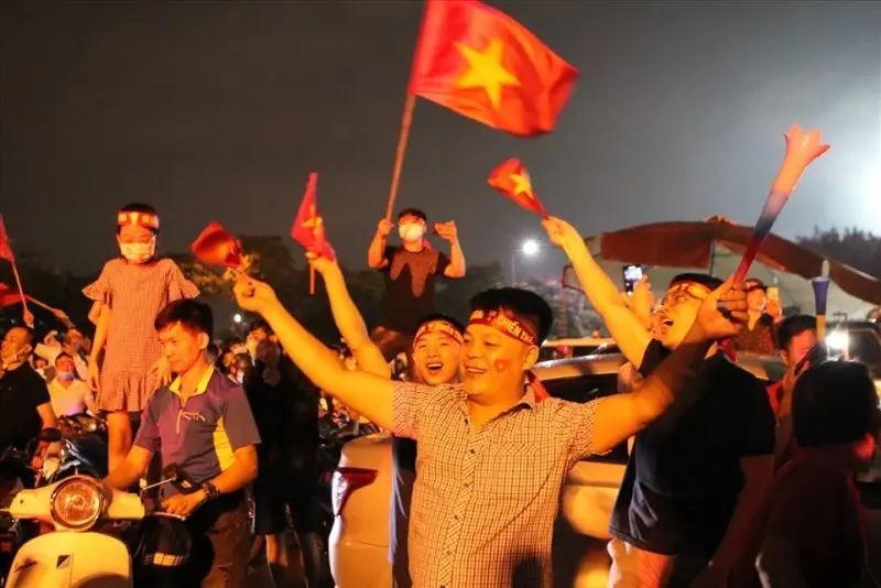 Top 109+ ảnh cổ động viên Việt Nam ăn mừng chiến thắng 5