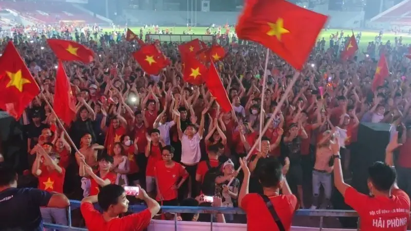 Top 109+ ảnh cổ động viên Việt Nam ăn mừng chiến thắng 24