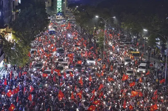 Top 109+ ảnh cổ động viên Việt Nam ăn mừng chiến thắng 25