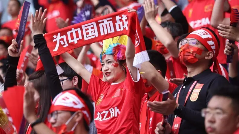 Top 99+ ảnh cổ động viên Trung Quốc rực lửa đam mê 16