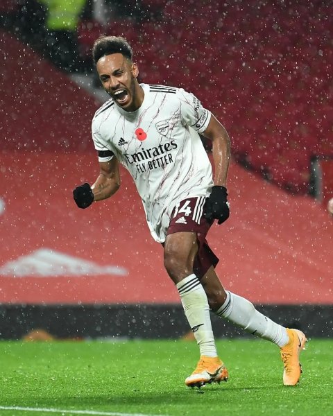 ảnh chế Pierre-Emerick Aubameyang 8 ảnh chế Pierre-Emerick Aubameyang 8