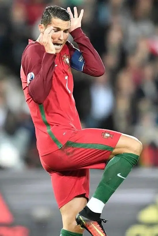 ảnh chế Cristiano Ronaldo 34 ảnh chế Cristiano Ronaldo 34