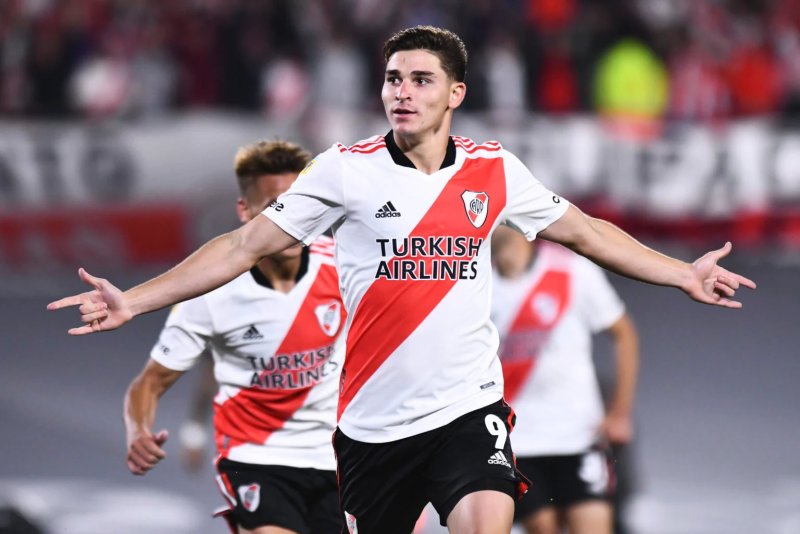 River Plate 33 River Plate 33