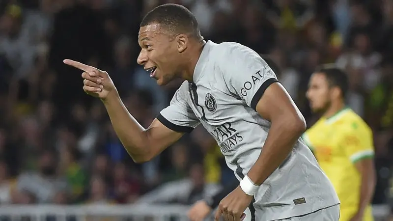 ảnh chế Kylian Mbappé 11 ảnh chế Kylian Mbappé 11