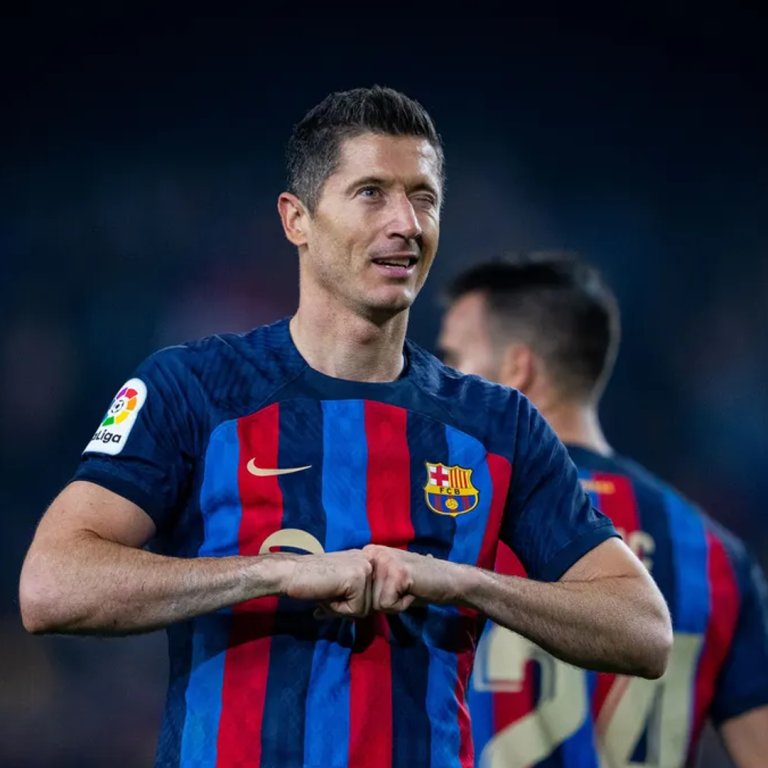 Ảnh nền Robert Lewandowski siêu sắc nét  5