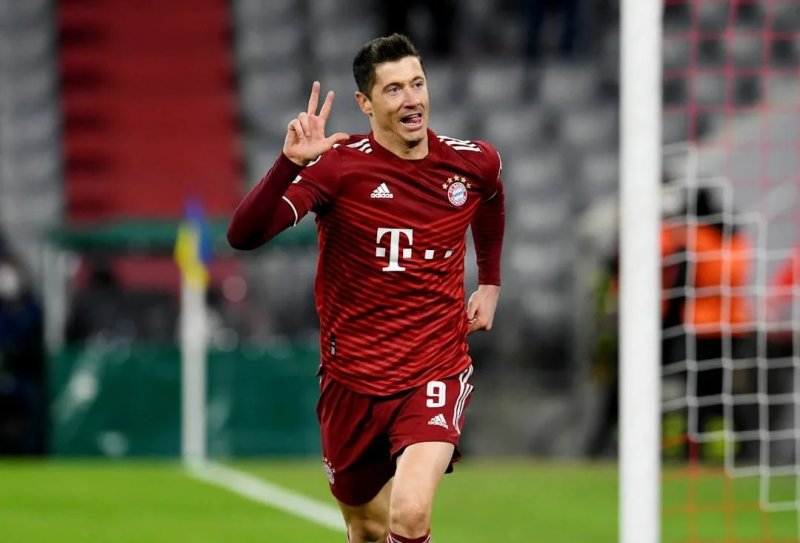 Ảnh nền Robert Lewandowski siêu sắc nét  13