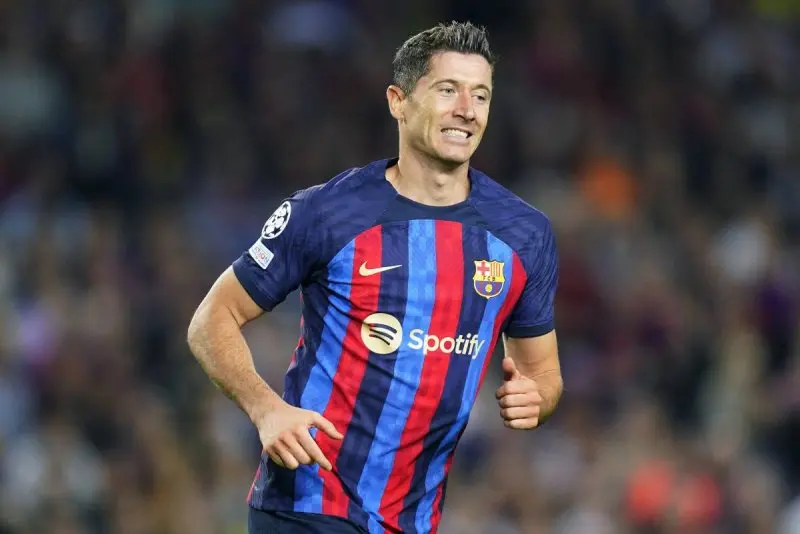 Ảnh nền Robert Lewandowski siêu sắc nét  20 