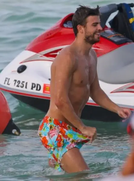 ảnh chế Gerard Piqué 32