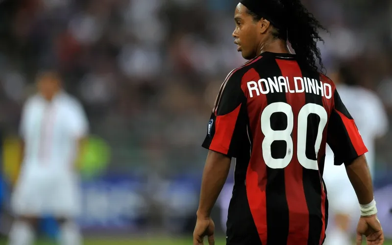 Tiểu sử Ronaldinho 17 Tiểu sử Ronaldinho 17