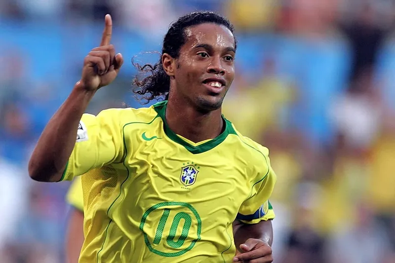 Tiểu sử Ronaldinho 12 Tiểu sử Ronaldinho 12
