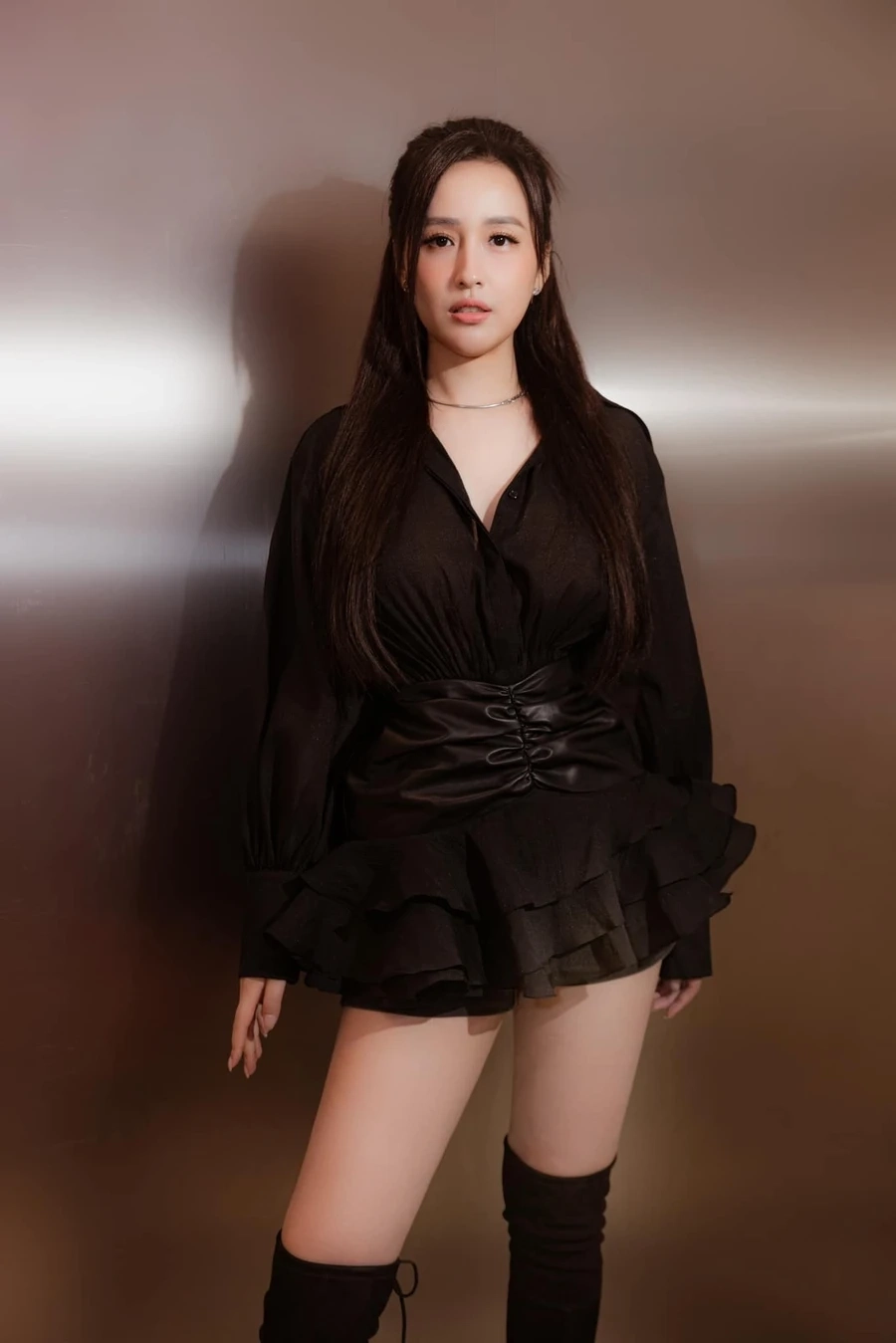 Mai Phương Thúy bị tước vương miện là một sự kiện đáng tiếc trong cuộc đời cô.