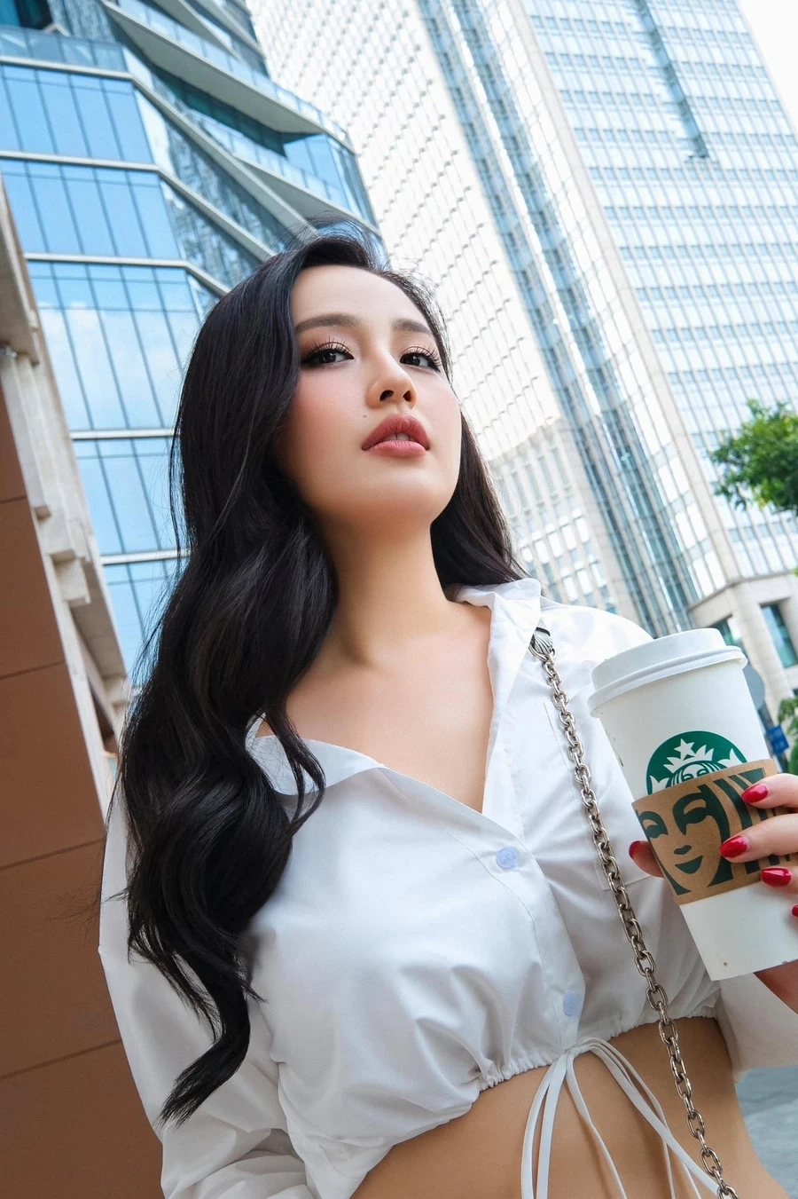 Mai Phương Thúy đăng quang là một khoảnh khắc khó quên của nhan sắc Việt.