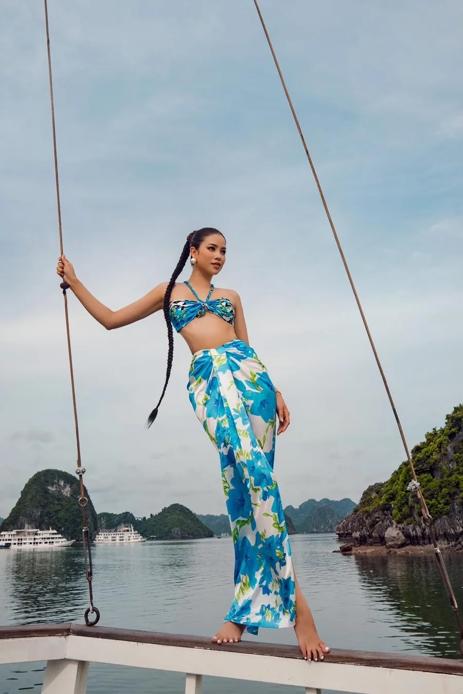 Vương Miện Của Phạm Hương tượng trưng cho sự nỗ lực và chiến thắng.