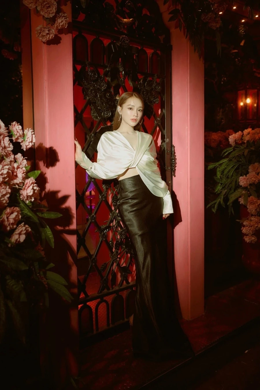 Cặp đôi Trường Giang và Nhã Phương luôn khiến công chúng ghen tị với sự gắn bó bền chặt.