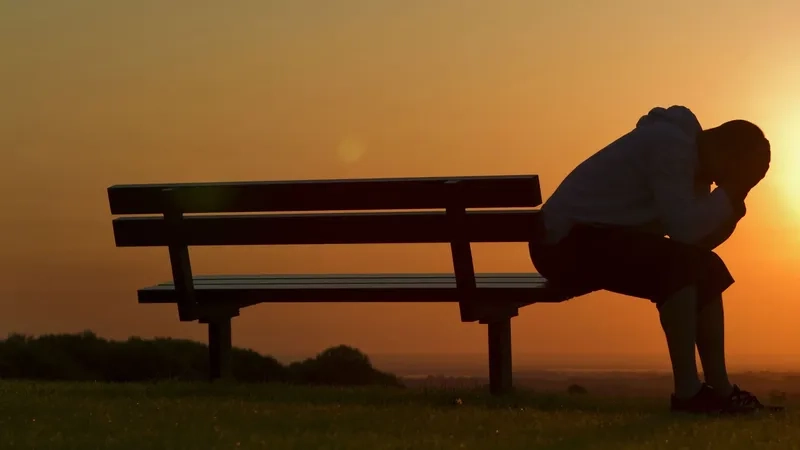 Hình đại diện đẹp gợi nỗi buồn ảnh avatar buồn nữ