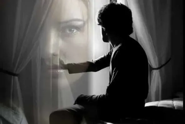 Ảnh đại diện buồn, đầy cảm xúc hình avatar buồn nữ