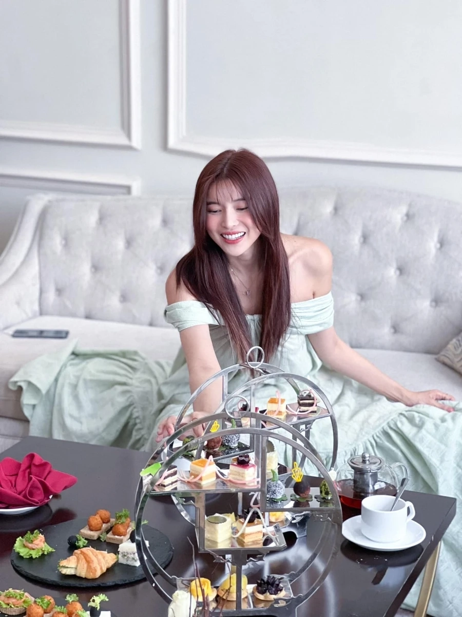 Cao Thái Hà áo tắm quyến rũ và tỏa sáng trong những bộ đồ bơi đẹp mắt.