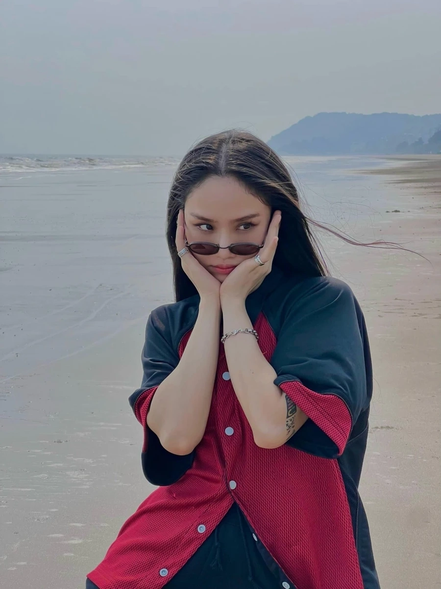 Cô gái ngày hôm qua Miu Lê là một ca khúc đầy cảm xúc gắn liền với tên tuổi của cô.