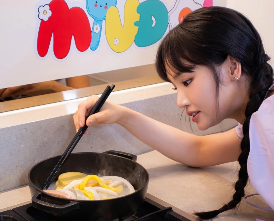 Gác lại âu lo karaoke là lựa chọn tuyệt vời cho những ai yêu thích hát theo lời.