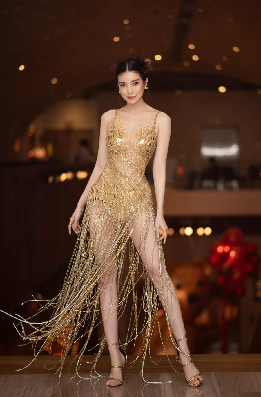 Cao Thái Hà phẫu thuật thẩm mỹ giúp cô ngày càng tỏa sáng hơn với vẻ đẹp hoàn hảo.