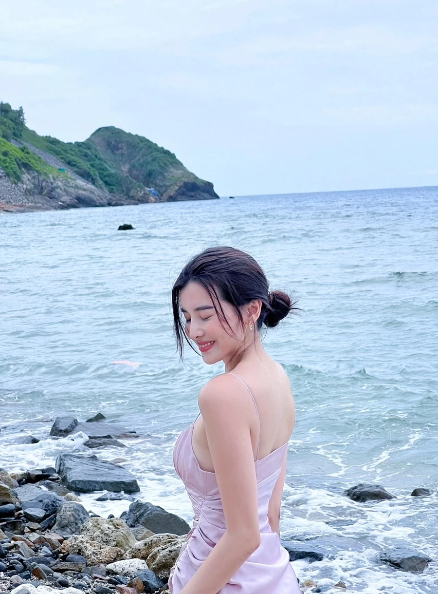 Khám phá câu chuyện về gia đình Cao Thái Hà và những người thân yêu của cô.