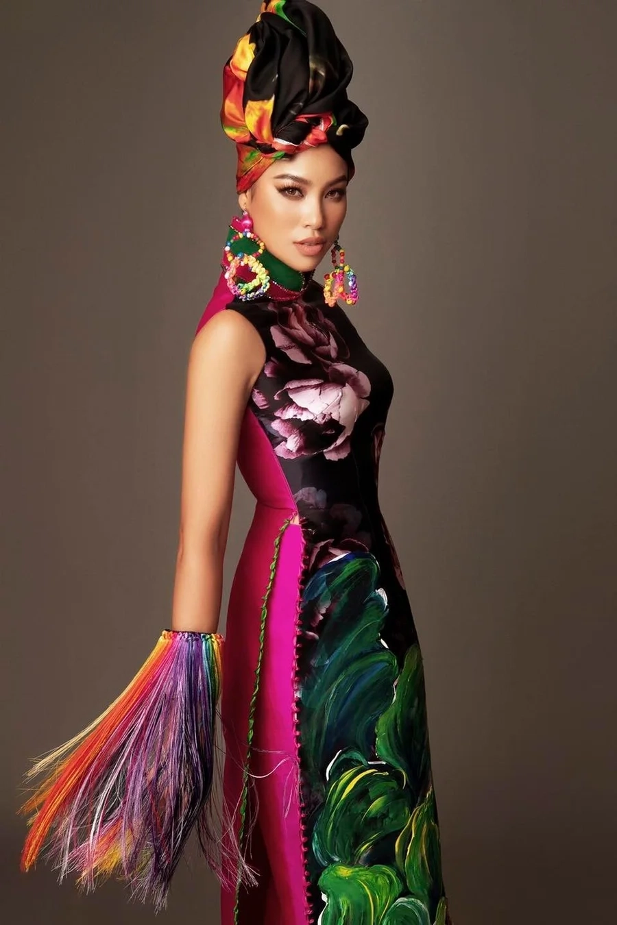 Phạm Hương 2015 là năm mà cô đã chinh phục trái tim của hàng triệu người hâm mộ.