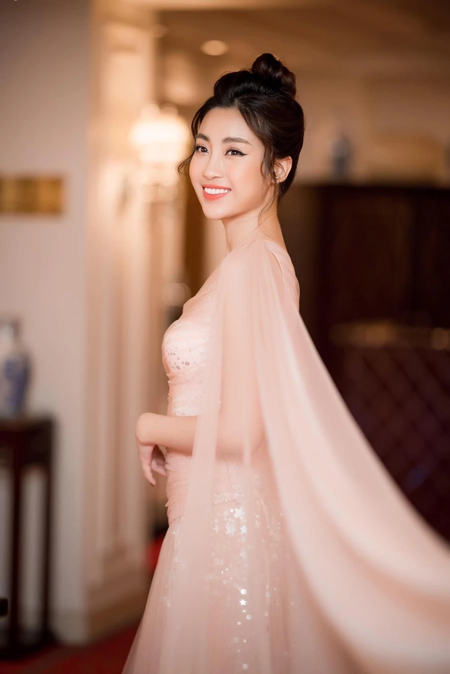 Đỗ Mỹ Linh đăng quang Hoa hậu là niềm tự hào lớn của nhan sắc Việt Nam.