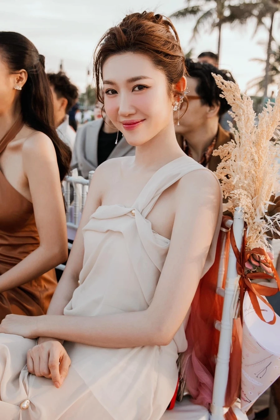 Thúy Ngân hoa hậu đã ghi dấu ấn sâu đậm trong lòng công chúng với vẻ đẹp kiêu sa.