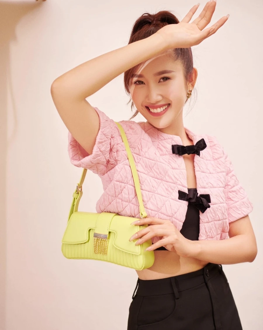 Thúy Ngân diện bikini mang đến phong cách nóng bỏng và không thể rời mắt.