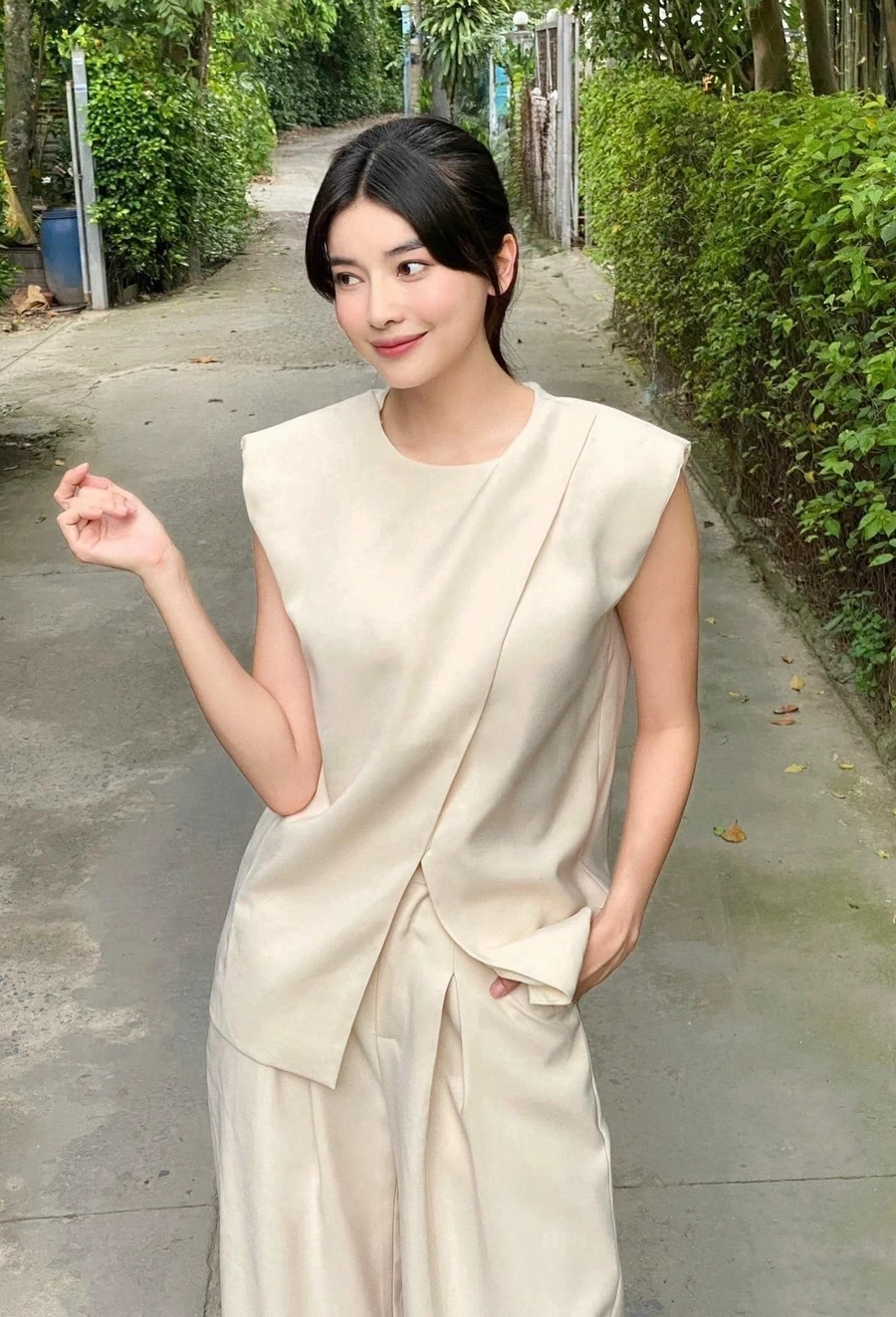 Khám phá mối quan hệ giữa Cao Thái Hà Hà Việt Dũng trong bộ phim nổi tiếng.