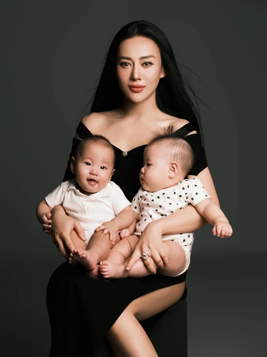 Phương Oanh Quỳnh Búp Bê là một trong những vai diễn để đời của cô trong lĩnh vực truyền hình.