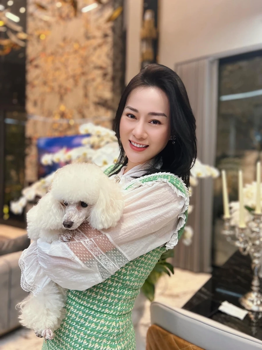 Mỗi lần xuất hiện, diễn viên Phương Oanh drama lại tạo nên những làn sóng mạnh mẽ trong cộng đồng.