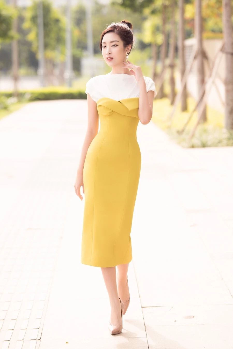 Đám cưới Mỹ Linh là dịp để người hâm mộ ngắm nhìn nhan sắc tuyệt vời của hoa hậu.