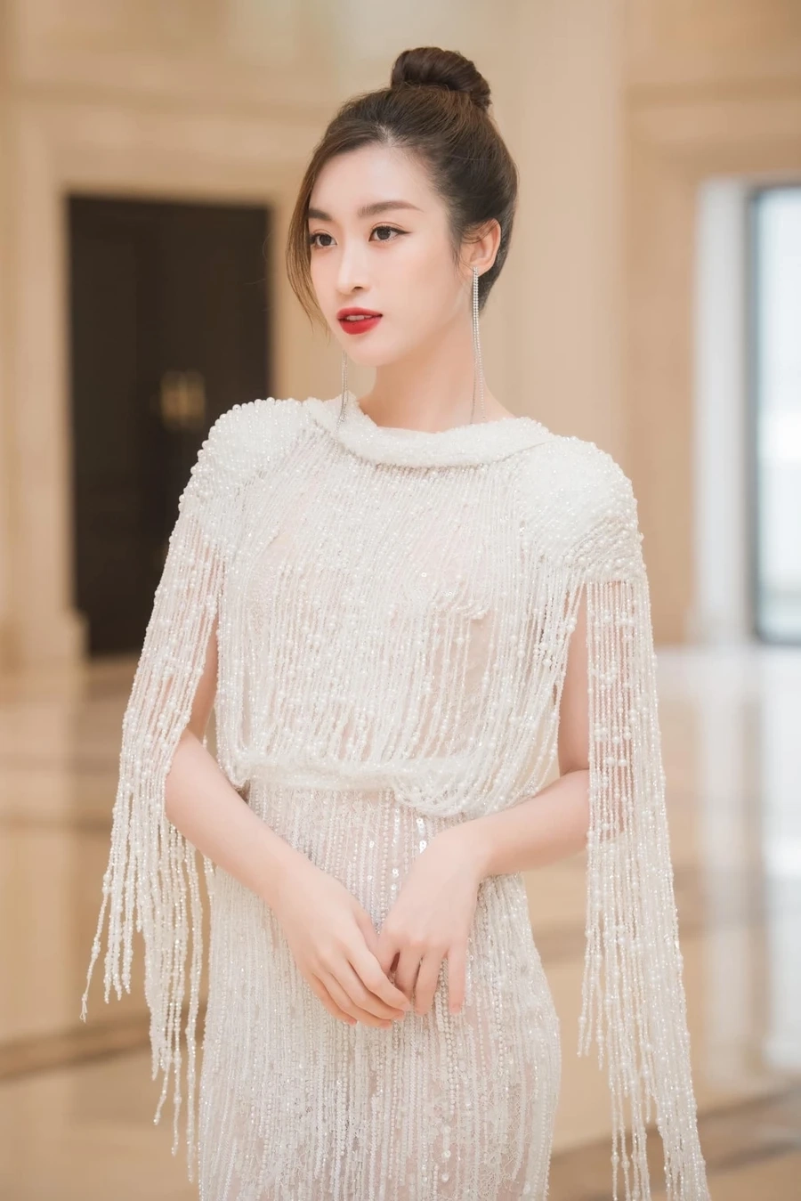 Đám cưới Đỗ Mỹ Linh khiến nhiều người phải trầm trồ vì vẻ đẹp lộng lẫy của cô.