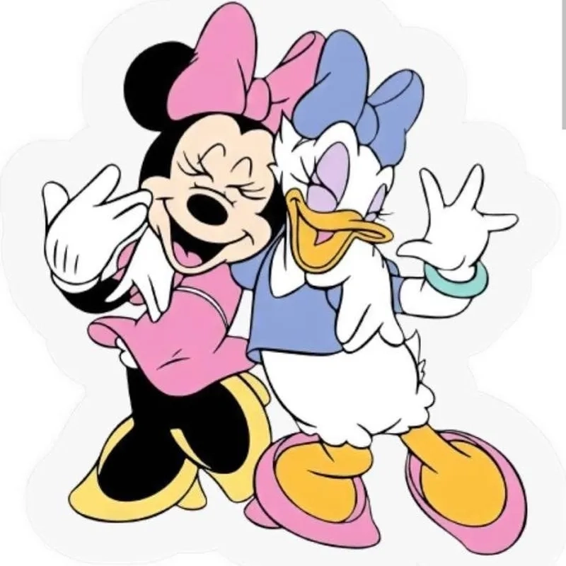 Vịt Donald và sóc tạo nên cặp đôi hài hước đầy ấn tượng.