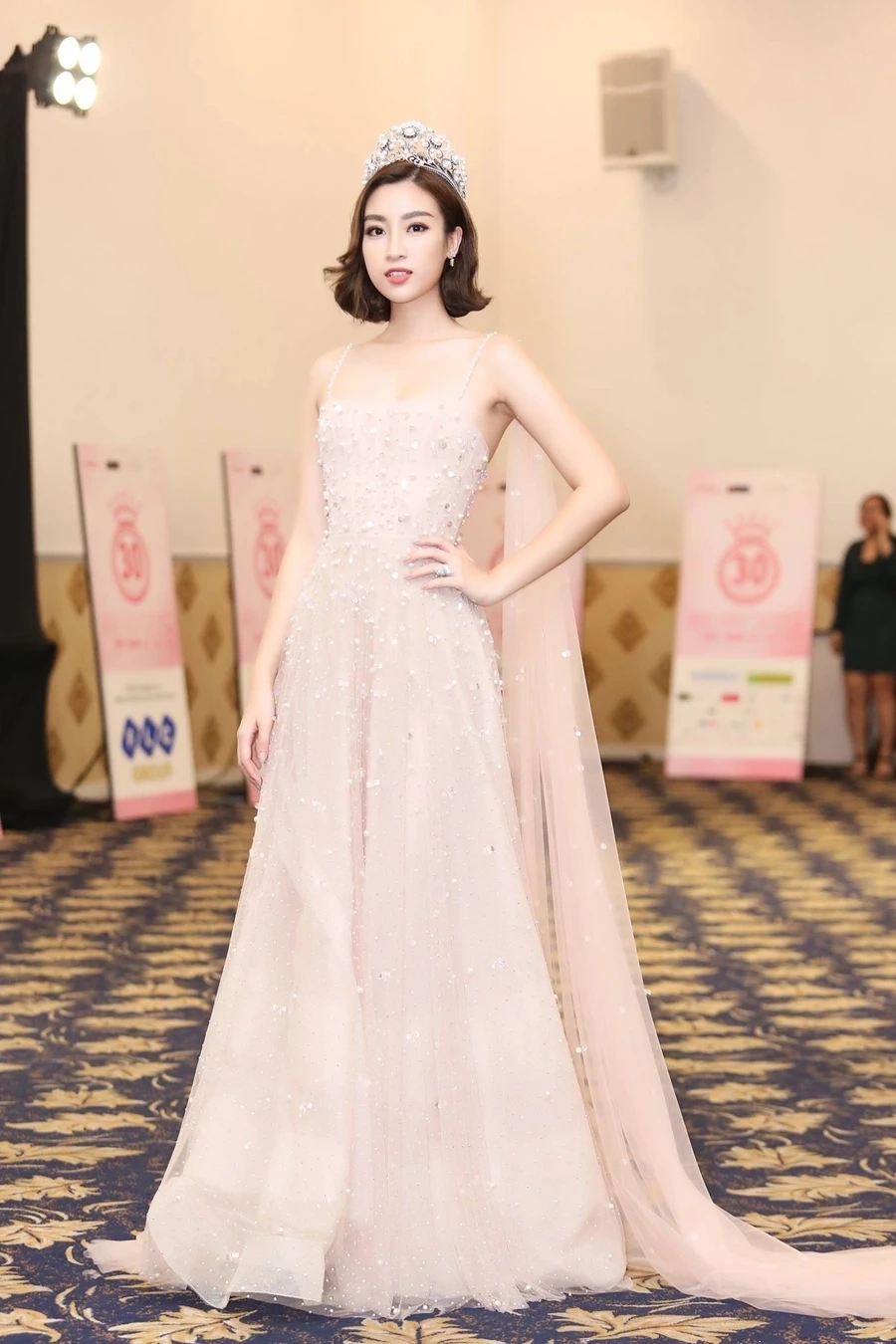 Hoa hậu Mỹ Linh 2019 tiếp tục tỏa sáng trong các hoạt động xã hội và cộng đồng.