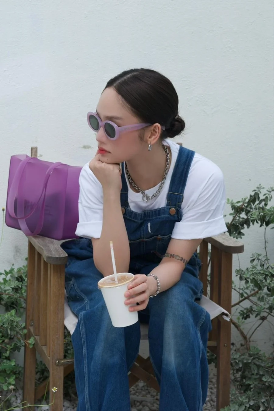 Miu Lê anh đang nơi đâu là bài hát luôn được khán giả yêu thích và tìm nghe.