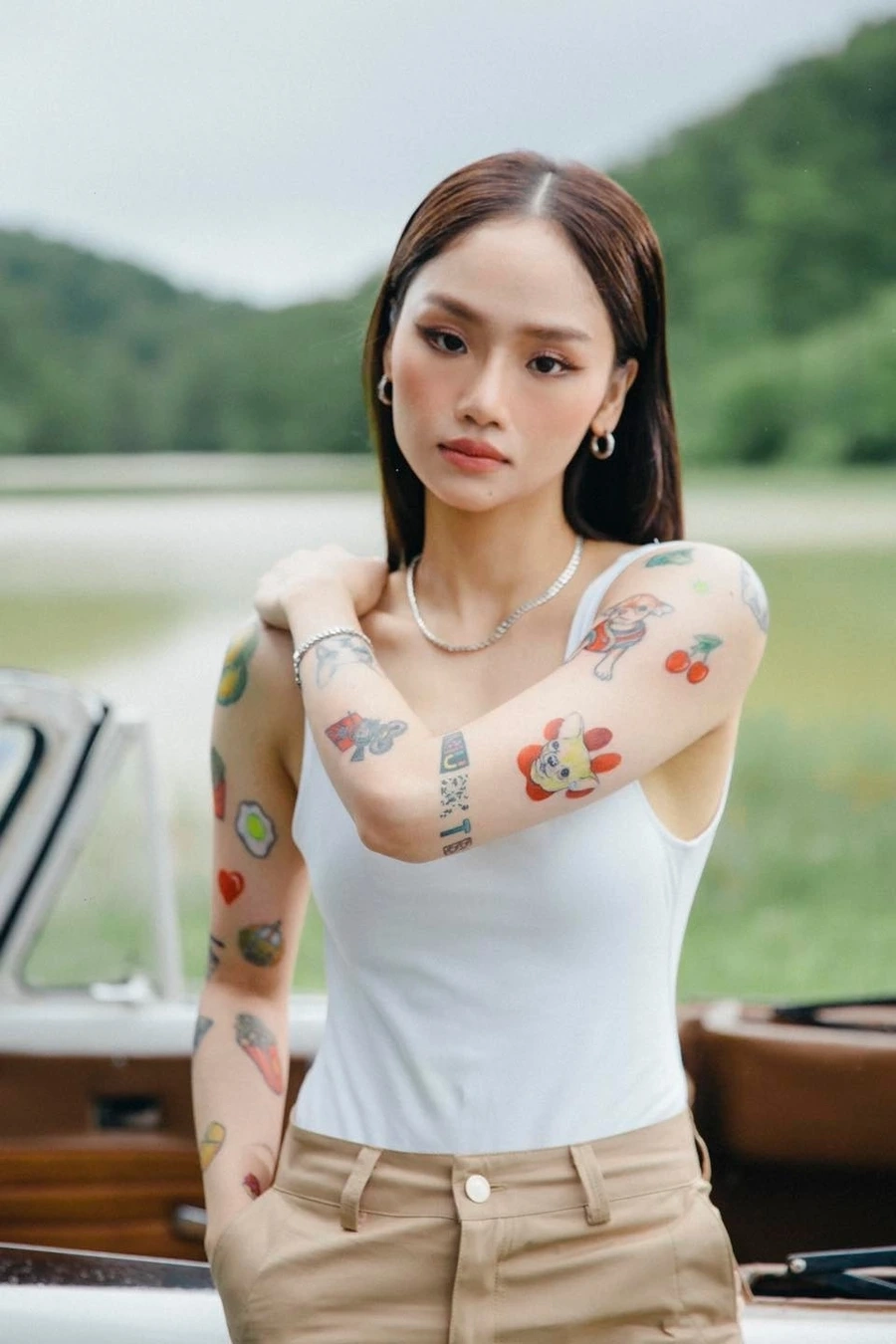 Gác lại lo âu là một bài hát giúp người nghe tìm lại bình yên trong tâm hồn.