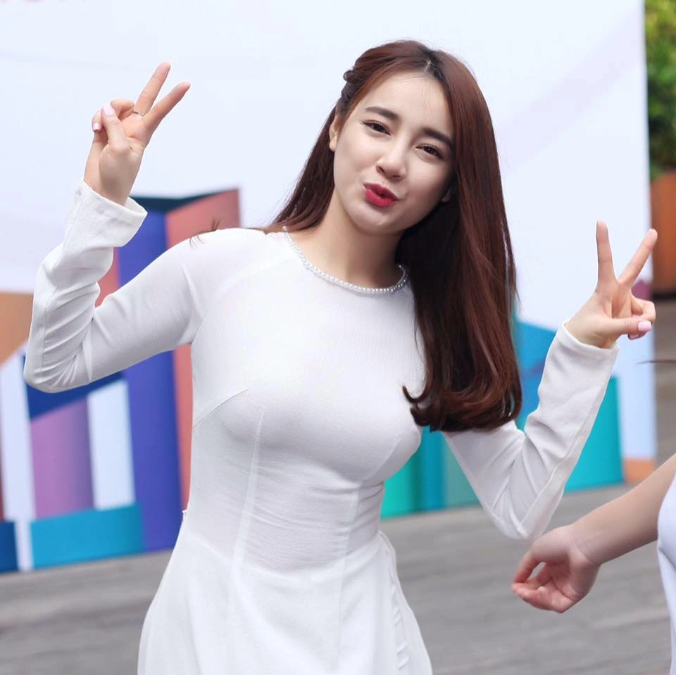 Mỏ vịt meme là hình ảnh thú vị với một chú vịt trong những tình huống hài hước.