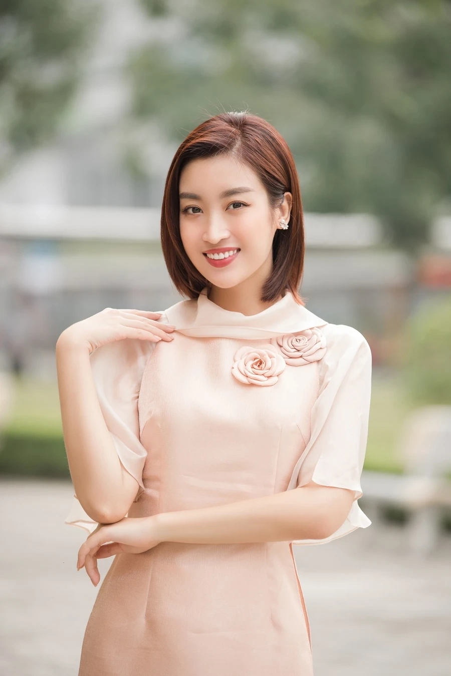 Đỗ Mỹ Linh Lương Thùy Linh là hai nàng hoa hậu nổi bật với tài năng và vẻ đẹp duyên dáng.