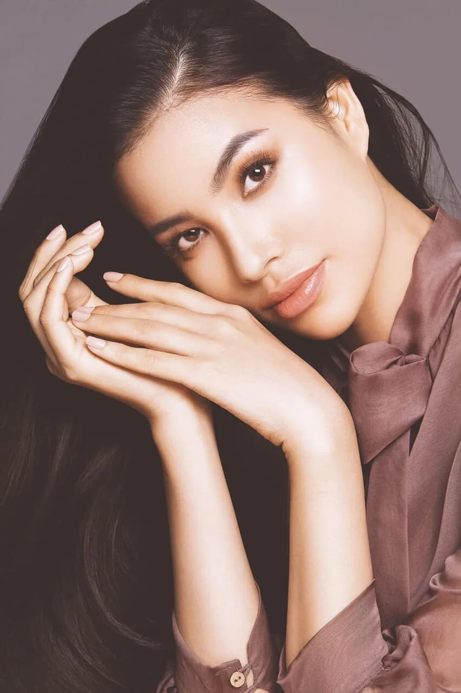 Phạm Hương Bikini mang đến sự thanh thoát và vẻ đẹp tựa như mơ.