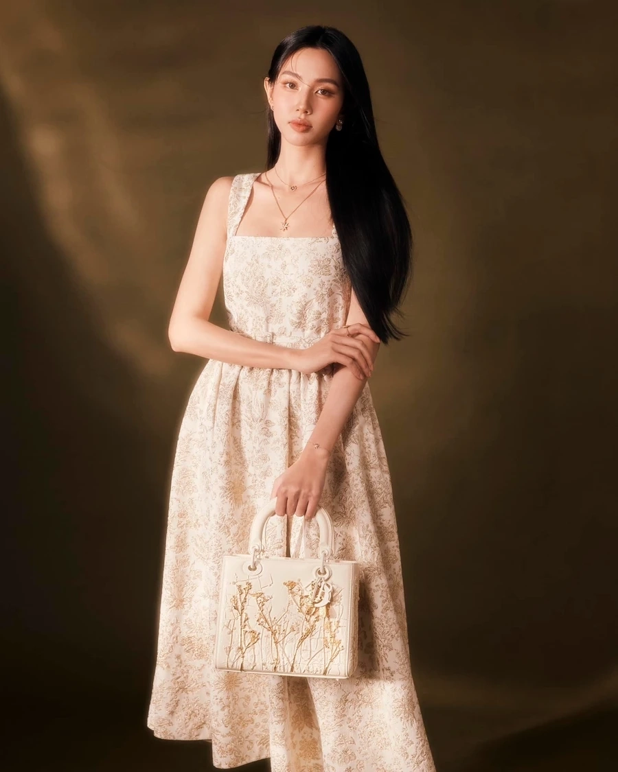 Hoàng Thùy Linh ca sĩ có sức ảnh hưởng lớn với những bài hát đáng nhớ trong lòng người yêu nhạc.