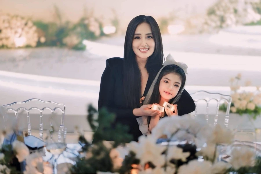 Hoa hậu Mai Phương Thúy và Noo Phước Thịnh luôn được người hâm mộ yêu mến.